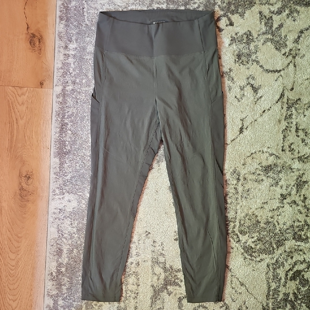 Athleta Trekkie Hybrid Crop Tight Size 10
